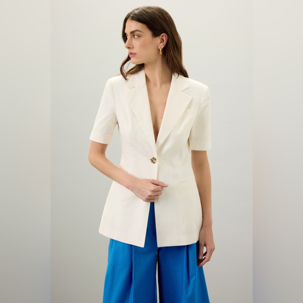 Tailored Short-Sleeve Cream Blazer Jacket